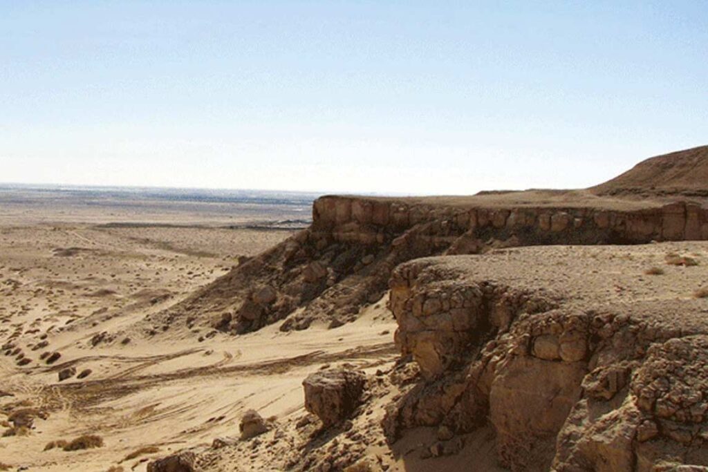 Al-Jahra-Desert-and-Mutla-Hills-صحراء-الجهراء-تلال-المطلاع